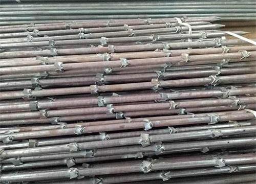 秀峰隧道钢花管